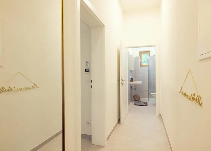 公寓 Leonart Living 12 *